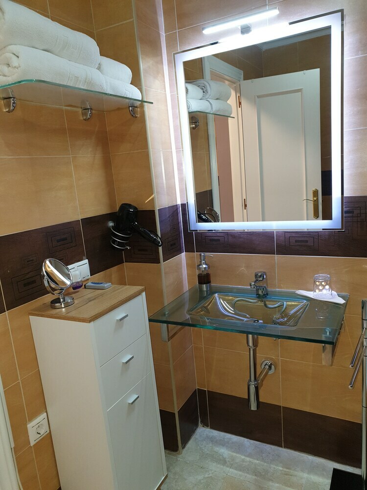 Apartamentos Adri�n Y Vanessa