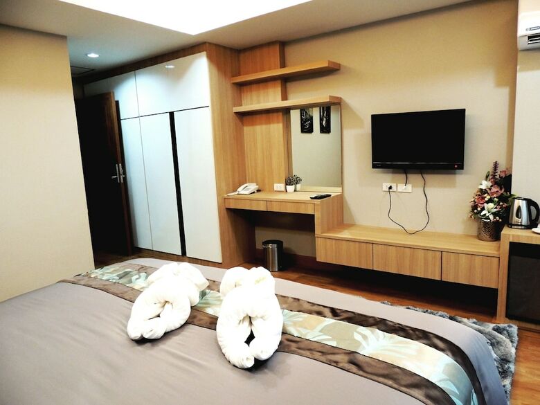 The Raise Hotel