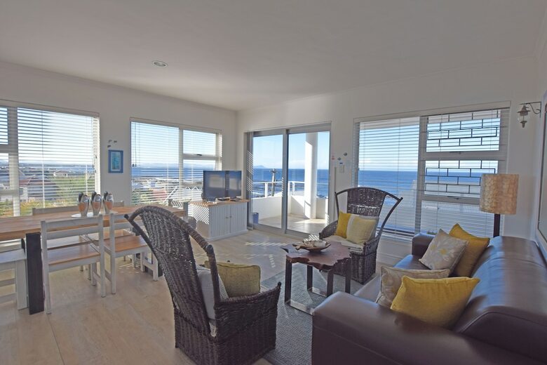 Dolphin House Apartments