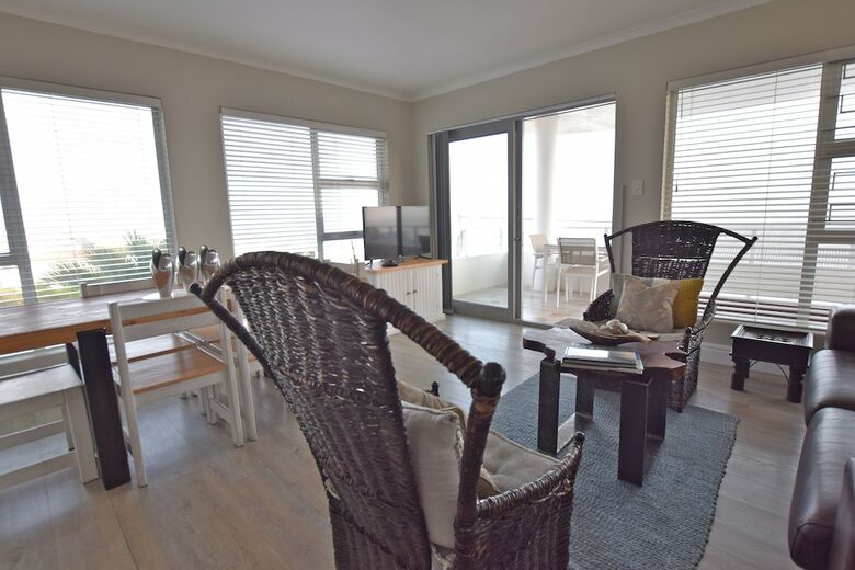 Dolphin House Apartments
