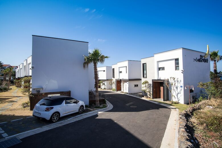 Pension Aewol Bada Town House