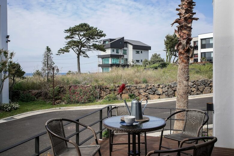 Pension Aewol Bada Town House