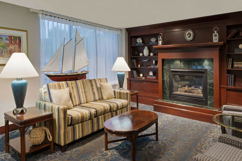 Hotel Ramada By Wyndham Boston