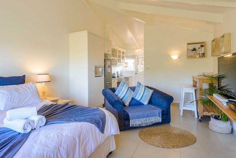 San Lameer Villa Rentals  2510
