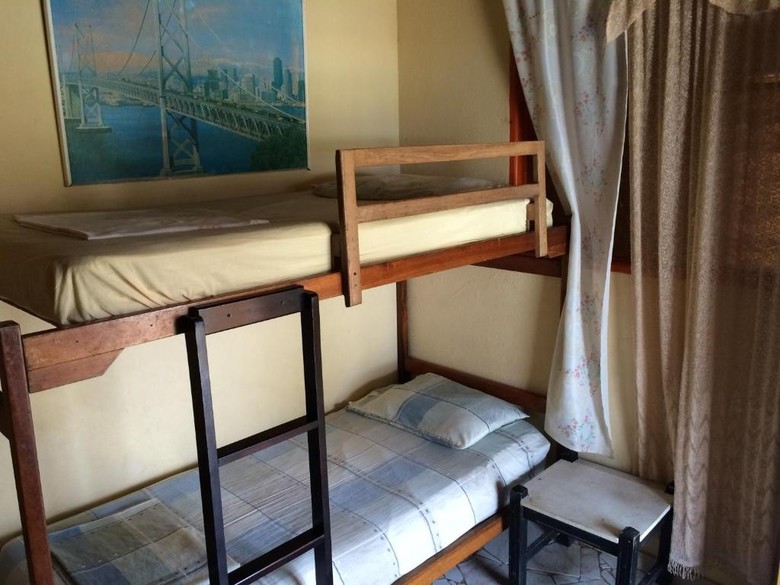 Yellow Moon Guesthouse & Apartments