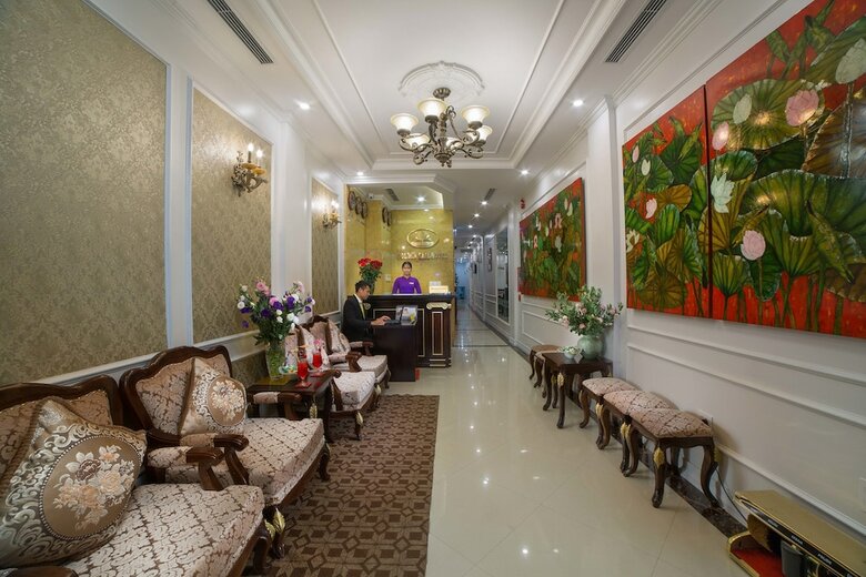 Golden Sail Hotel