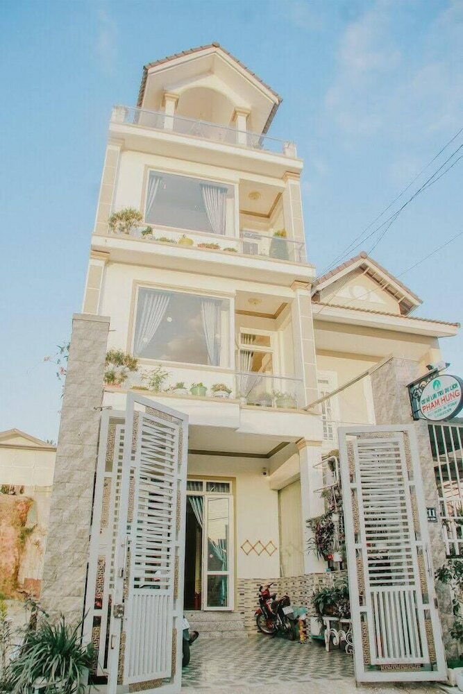 Hotel Pham Hung House