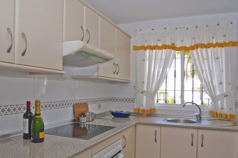 Spacious 2 Bed Apartment In Calahonda