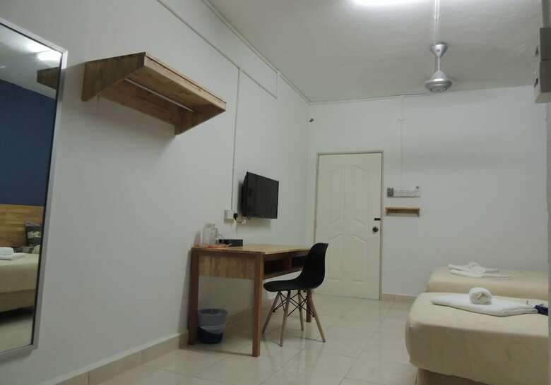 Hostal Perintis Motel Kuah - Hostel