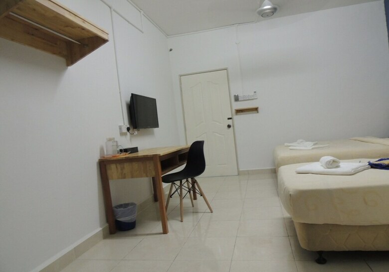 Hostal Perintis Motel Kuah - Hostel