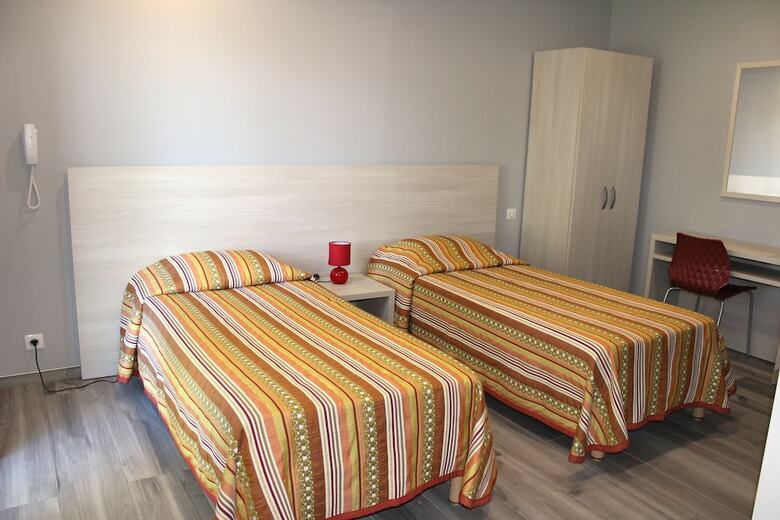 Hotel H�tel Arcu Di Sole