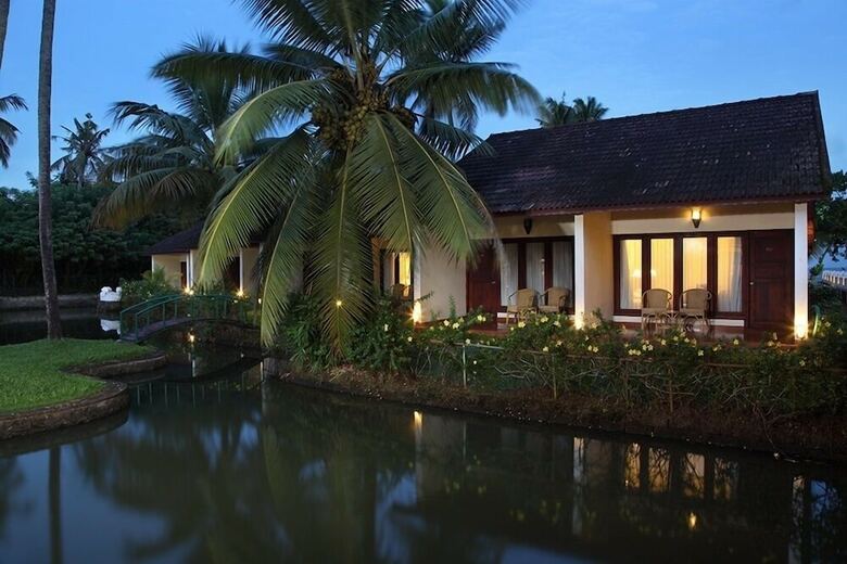 Hotel Abad Whispering Palms