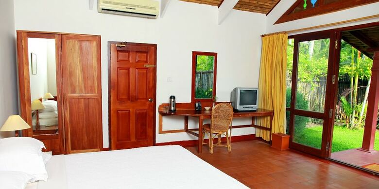 Hotel Abad Whispering Palms