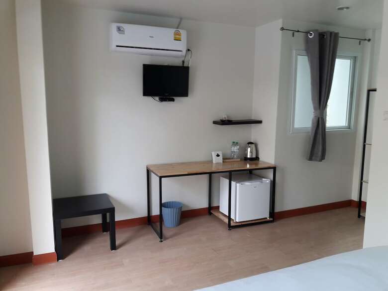 Hotel Phen Waree Ampawa Resort