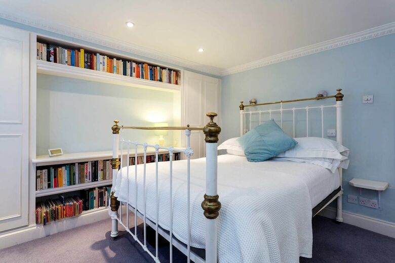 Kennington Town House