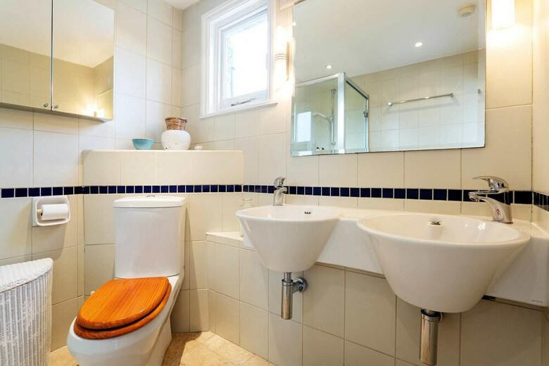 Kennington Town House