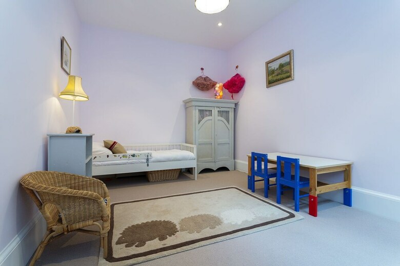 Albert Bridge Apartment