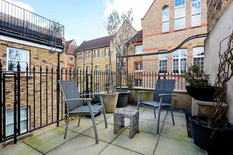 Townhouse By The River