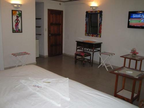 Hotel Y Centro De Buceo Sirius