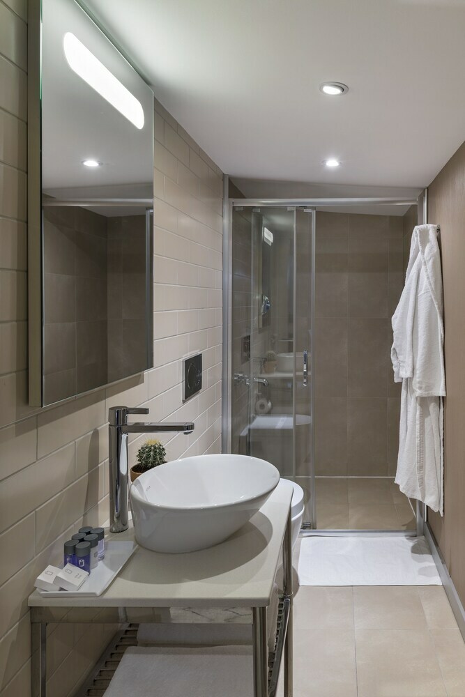 Upsuites Hotel