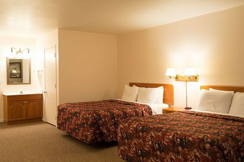 Hotel Camp Inn Lodge