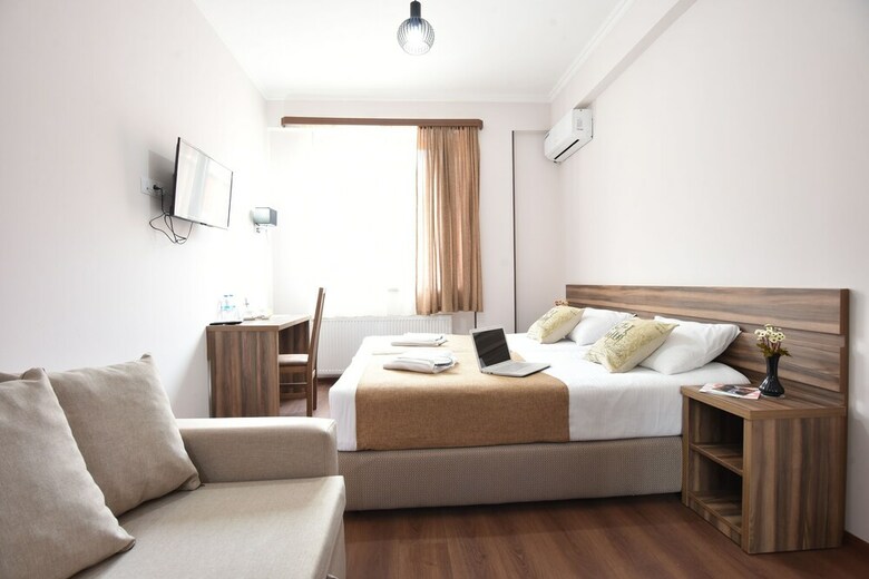 Dayroom Art Hotel