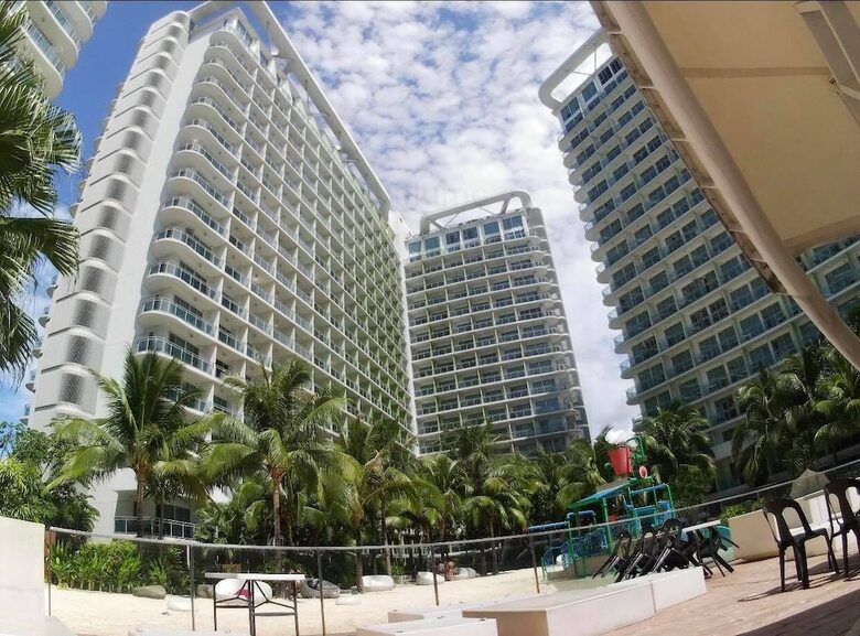 Azure Urban Resort By Adam's Crib