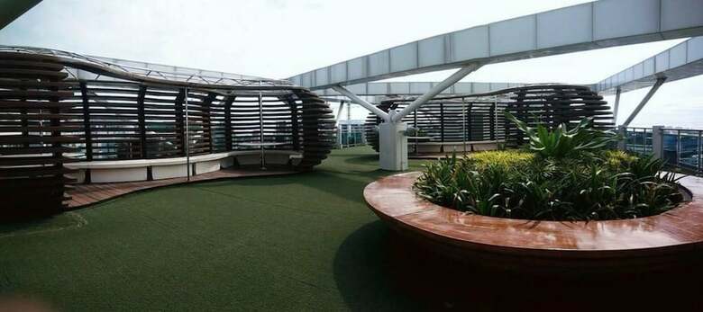 Azure Urban Resort By Adam's Crib
