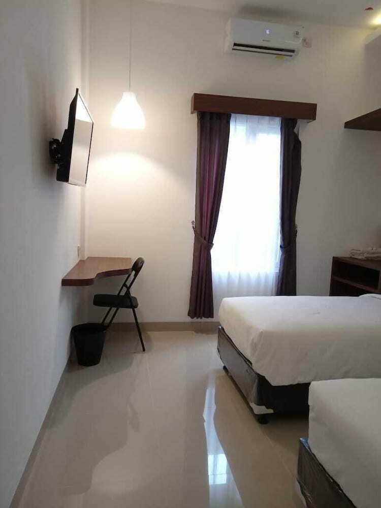 Alzara Hotel