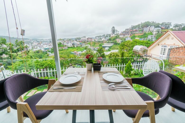 Hotel Dalat Home