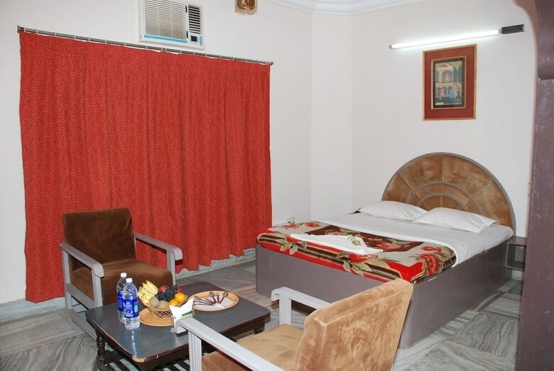 Hotel Sarvesh