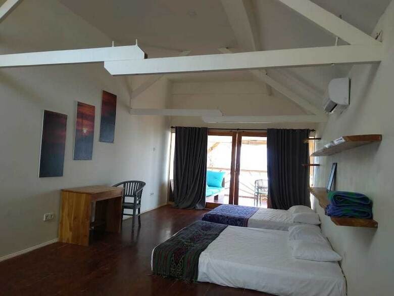 Hostal The Tree House Sumbawa - Hostel