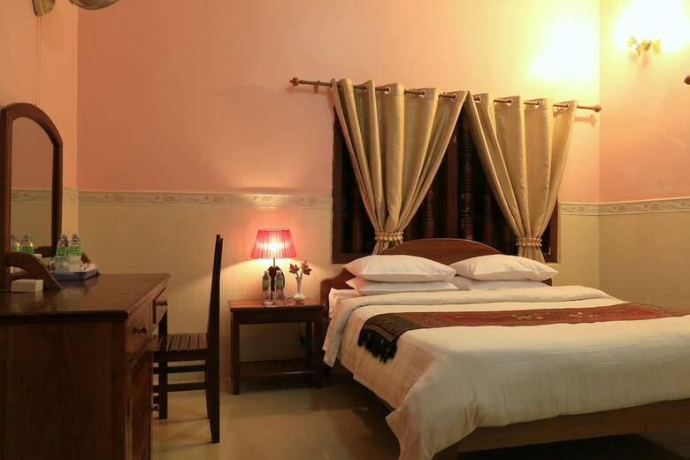 Hotel The Golden Square Villa