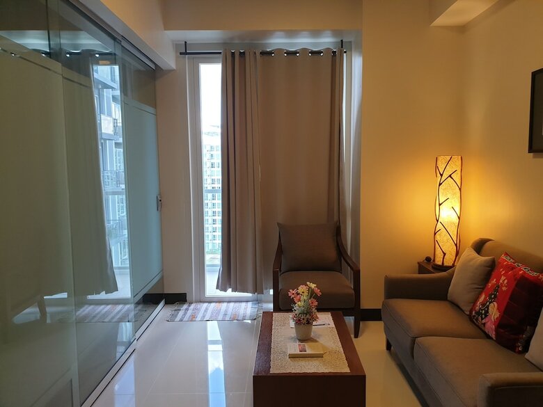 1 Bedroom Condo At One Pacific Residence