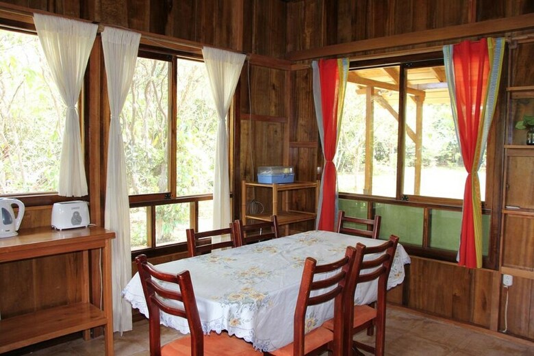 Cabana Casita De Madera Heliconia
