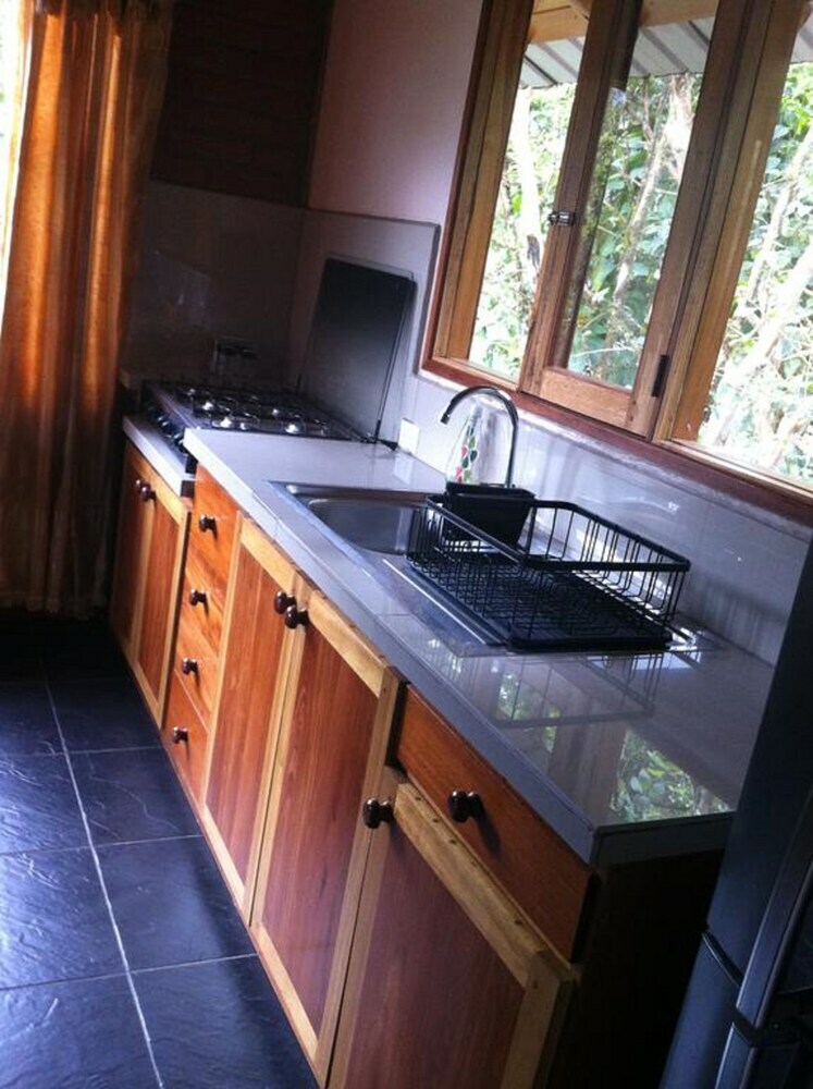 Cabana Casita De Madera Heliconia