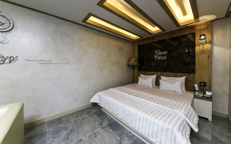 Hotel Time