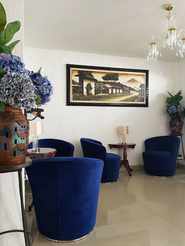 Hotel Apartment La Capitan�a