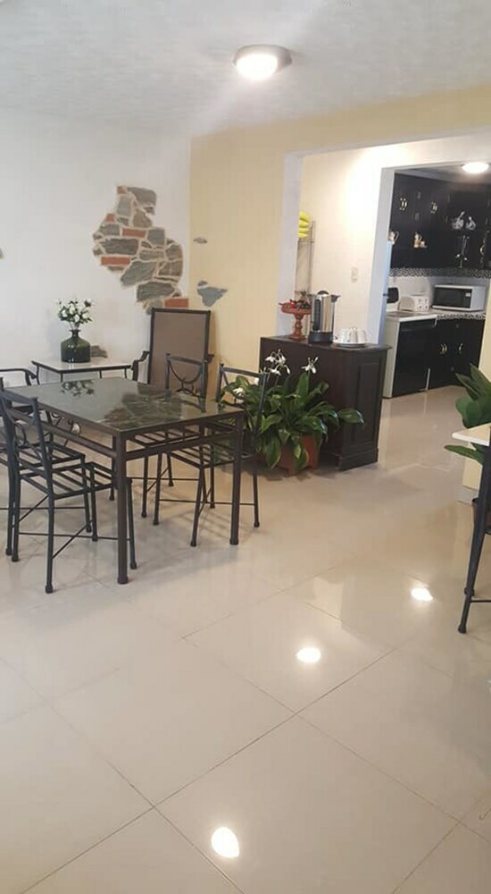 Hotel Apartment La Capitan�a