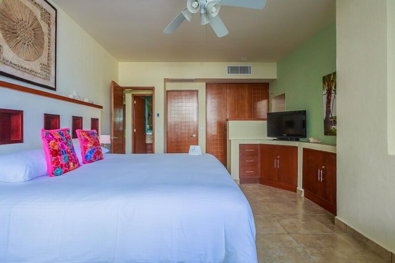 Ixchel - Ground Floor One Bedroom Suite 2108