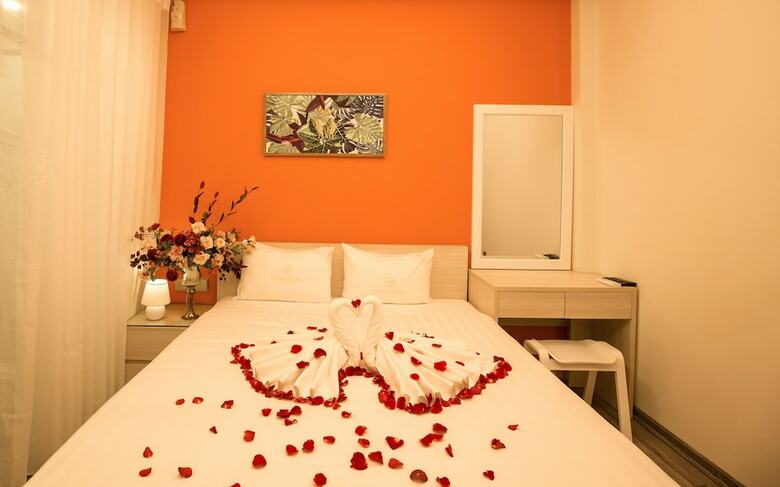 Golden Hotel
