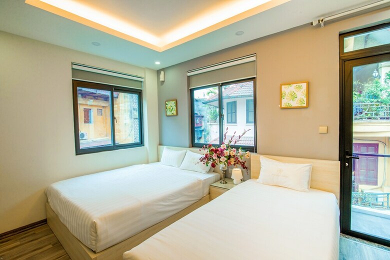 Golden Hotel
