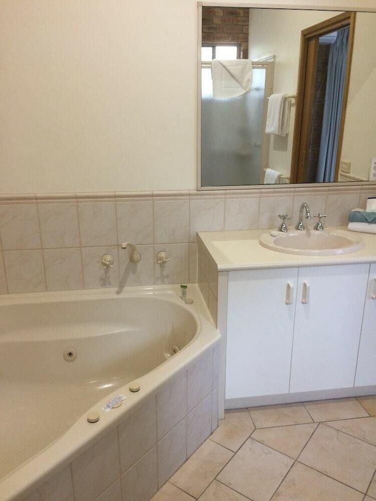 Coastal Waters Motor Inn