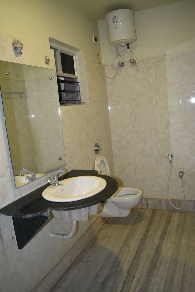 Hotel Mamoni Group