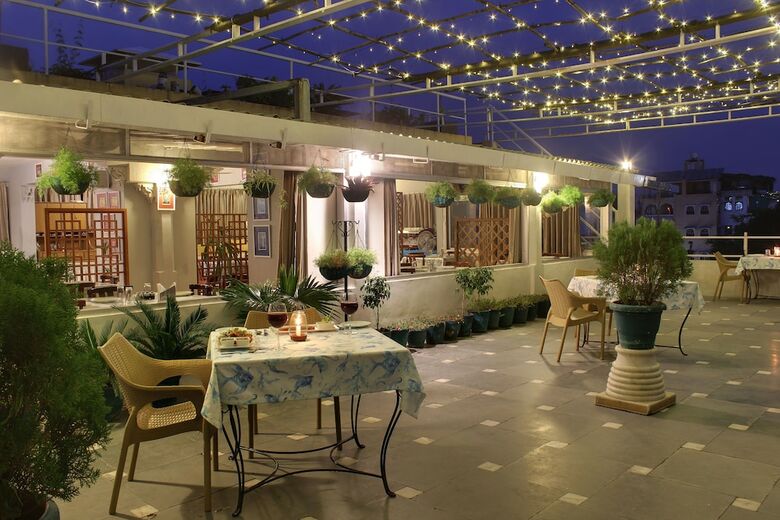 Hotel Sarovar On Lake Pichola