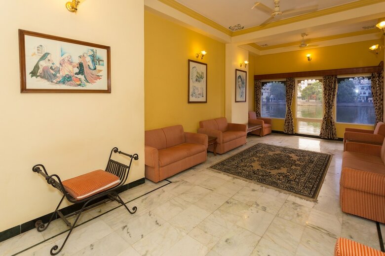 Hotel Sarovar On Lake Pichola