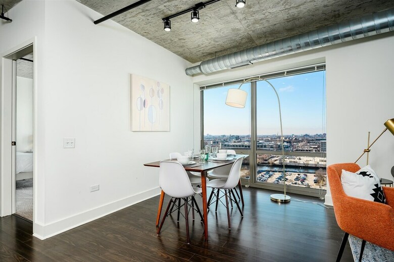 Hotel Kasa Chicago South Loop Apartments