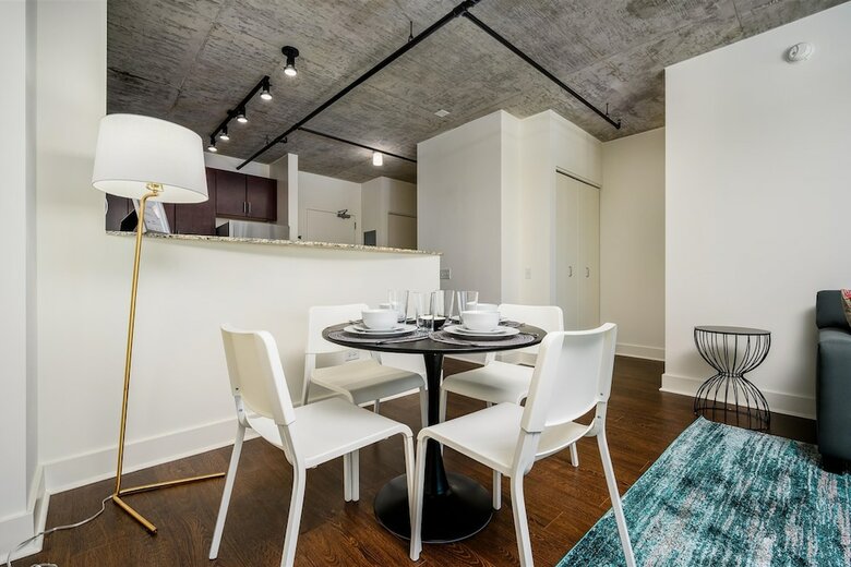 Hotel Kasa Chicago South Loop Apartments