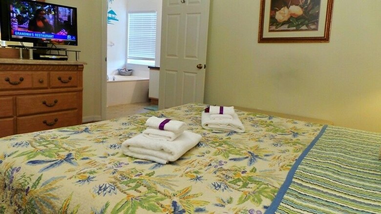 Ly53814 - Hampton Lakes - 5 Bed 4 Baths Villa