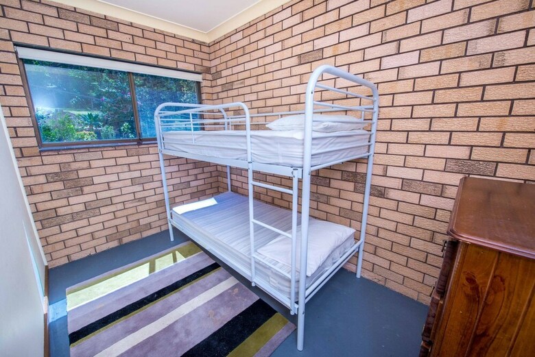Pet Friendly Lentara St 8 - Fingal Bay